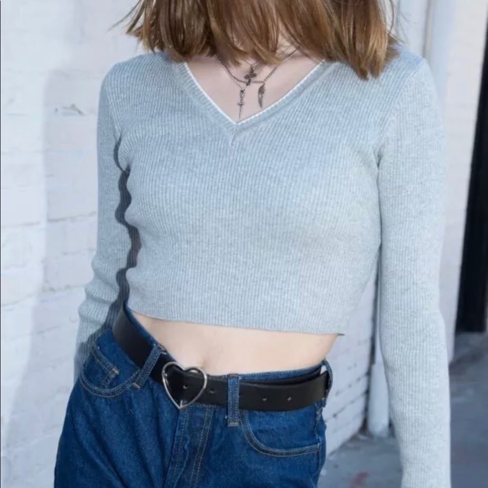BRANDY MELVILLE SWEATER